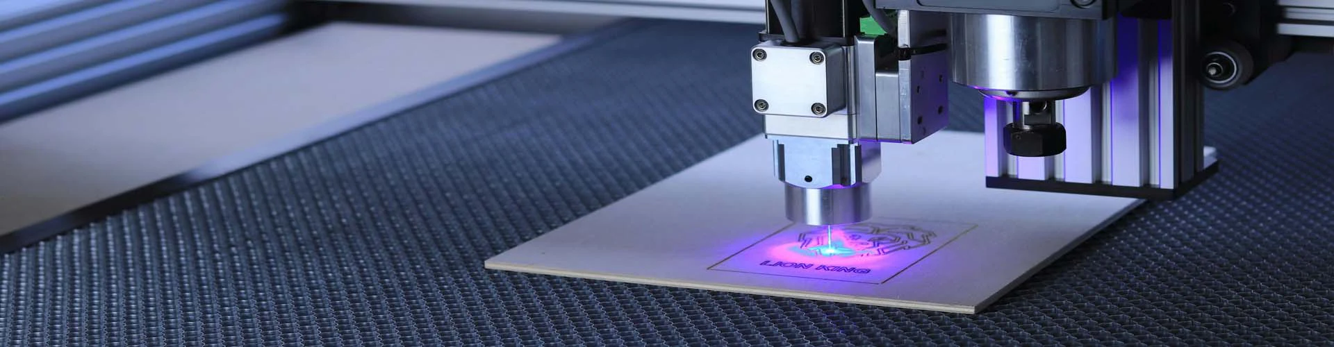 Liên hệ với chúng tôi