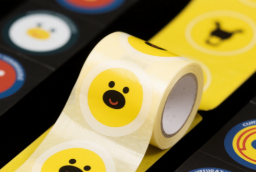 Cách mạng hóa quy trình làm việc về nhãn dính của bạn bằng hệ thống điều khiển laser tiên tiến