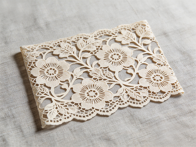 Tại sao hệ thống cắt vải chuyển sang bộ điều khiển laser đa trục? Hiệu quả là chìa khóa.